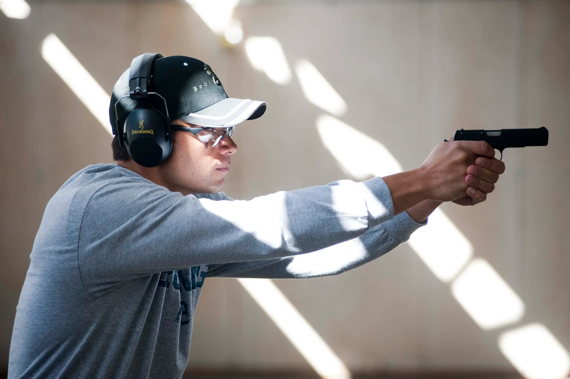 Shooting the 1911-22 Pistol