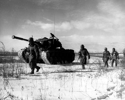 US marines with tank in winter