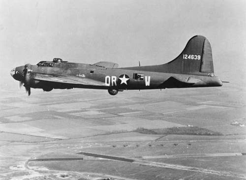 B-17 bomber plane