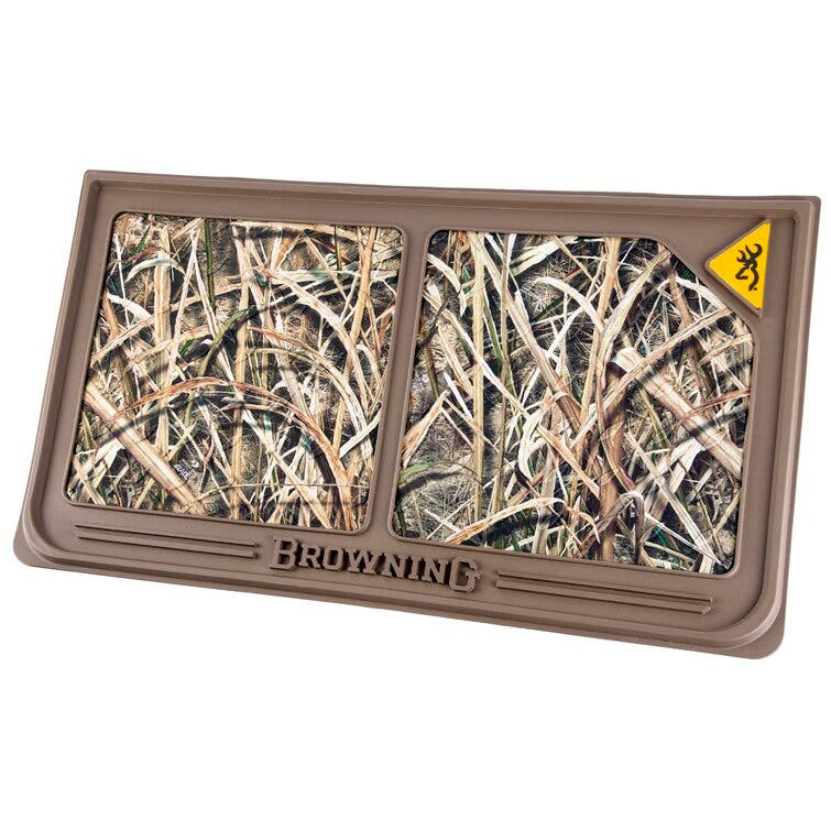 https://www.browning.com/content/dam/browning/product/browning-lifestyle-products/pet/dog-accessories/pet-dish-mat-mo-blades-small.jpg?width=835&auto=webp&quality=75