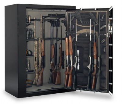 Picture of gun safe linking to safe section. 
